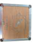 maleta-personalizada-con-grabado-de-logo-en-madera-para-evento-publicitario